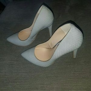 Jessica Simpson Gray heels